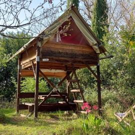 Cabane Le Nid - CANAL DU MIDI, hotel in Carcassonne