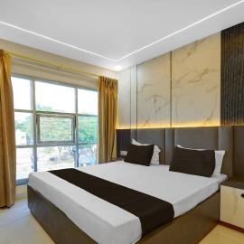 Super Hotel O RS PALACE, hotel in Jhānsi