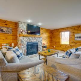 Fire Pit & Grill! Spacious Port Huron Home By Dtwn