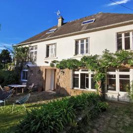 Maison avec jardin/centre ville/15 min de la plage