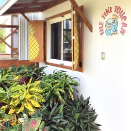 Tropical 1BR Suite with Pool Access - Flying Pig