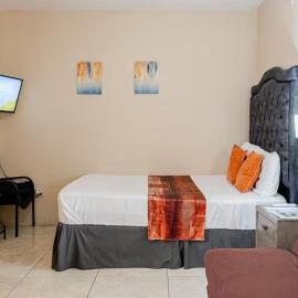 Mona Studio suite, hotelli kohteessa Kingston