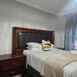 oblique boutique house, hotel u gradu Eldoraigne