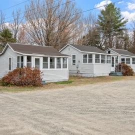 Highland House and Cottages, hotel di Carroll