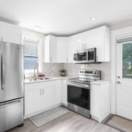 Niagara Falls Home with Parking, ξενοδοχείο στους Καταρράκτες του Νιαγάρα