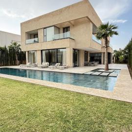 Modern Villa in Marrakesh - 5 Suites & Pool