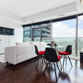 Downtown Toronto CN tower Condo, Hotel in Toronto