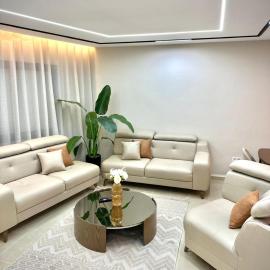Casino Front Luxury Apartment, Hotel in Mezraya