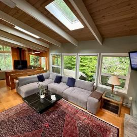 Spacious & Stylish West Coast Contemporary House, hotel a North Vancouver