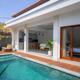 Sundaze Villas - Cozy Stay in Canggu with Private Pool โรงแรมในเกอโรโบกัน