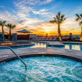 Zion Village - Hot Tub - Pool - Lazy River - EV - Gym, hotel din Hurricane