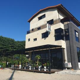 Gosung Shine House