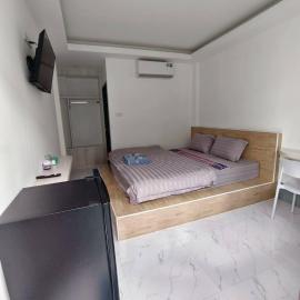 บุญหยู พูลรีสอร์ท - BoonYu Pool Resort, khách sạn ở Si Racha