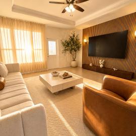 Home Near Fort Hood - Self Check in - 100" TV, Hotel in Killeen
