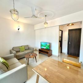 Cozy Assagao 1BHK Apartment with Pool, WiFi & Near Hotspots