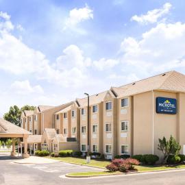 Microtel Inn & Suites Claremore Route 66, hotel en Claremore