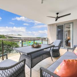 Waterfront Aqua Suite Water Views, Sleeps 5