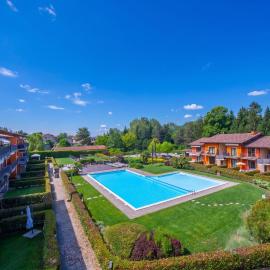 Lenni Apart Swimming Pool and lake - Happy Rentals, hotel Leggiuno városában