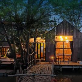 Amphawa Hideaway, hotel en Amphawa