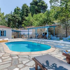 The Blue Cottage - Family friendly and peaceful