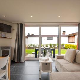 Cozy Retreat in Charming Holiday Park, Hotel in Middelkerke