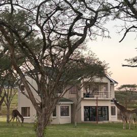 Acacia House, hotel Wintertonban
