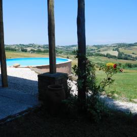 Casa Rustica mit privatem Pool zur alleinigen Nutzung, hotel v destinácii Corinaldo