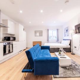 Central Studio - Paid Parking - Sleeps 2 - WiFi