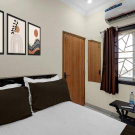 Hotel O The Royal Guest Rooms โรงแรมในวิเจยาวารา