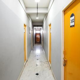 Hotel O Aryan Home Stay, hotel di Jhājra