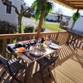 MOBIL-HOME "B27" tout confort avec piscine & lave-linge gratuits, Hotel in Mimizan