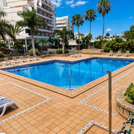 213 Borinquen Holiday, hotel in Costa de Adeje