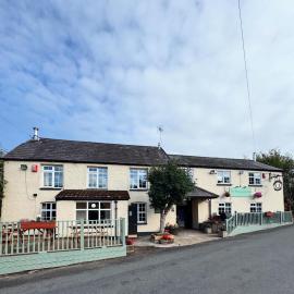 The Horseshoe Inn, hotell i Mamhilad
