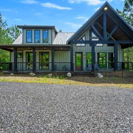 Happy Heart Hideaway amazing outdoor space, ξενοδοχείο σε Broken Bow