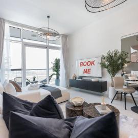 Free housekeeping visits during your stay - StayShort - Spacious Carson C Studio in Damac Hills, hotel i Dubai Marina