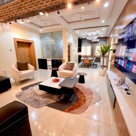 Casa Midelle، فندق في Alagbado