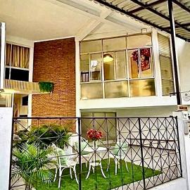 Coco House Sukhumvit 1, BTS ploenchit, hotel v destinaci Makkasan