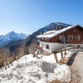 La Casa Di Heidi Nelle Dolomiti, hotel in Zoppe