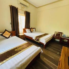 Khách Sạn Hoàng Phương Biển Hải Tiến, hotel in Trung Ngoai