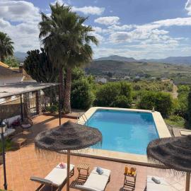 Cortijo el Sendero, hotel in Alora
