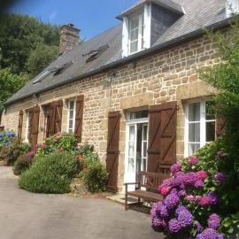 Charming Countryside Cottage Escape