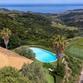 Villa Roberta With Big Private Pool, מלון בTergu