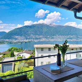 Apartment Residenza Miralago Apt- C27 by Interhome, hotel u gradu Piazzogna