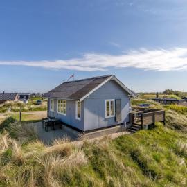 Holiday Home Gertraud - 500m from the sea by Interhome, hotel in Lakolk