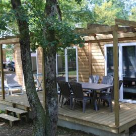 Camping Onlycamp du Lac du Marandan, hotelli kohteessa Saint-Romans