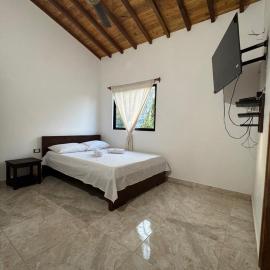 Casa hotel la virgen doradal, hotel in Doradal