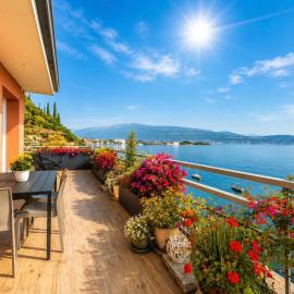 Open Space Mi Alma Lake View, hotel en Toscolano-Maderno