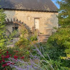 Studio Chopin niché au coeur du Moulin d'Agy、Agyのホテル