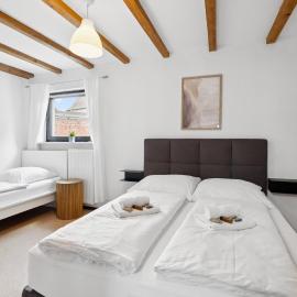ANDRISS - Travel & Work - 5 BR - Kitchen - Parking