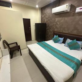 Hotel Lake view: Varanasi şehrinde bir otel